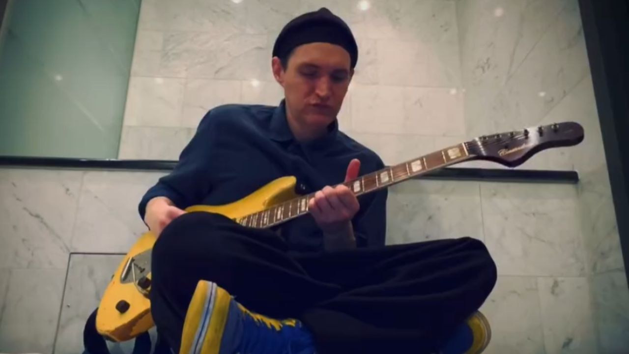 Josh Klinghoffer Former Red Hot Chili Peppers Member Reaches A Deal To Avoid Prison After