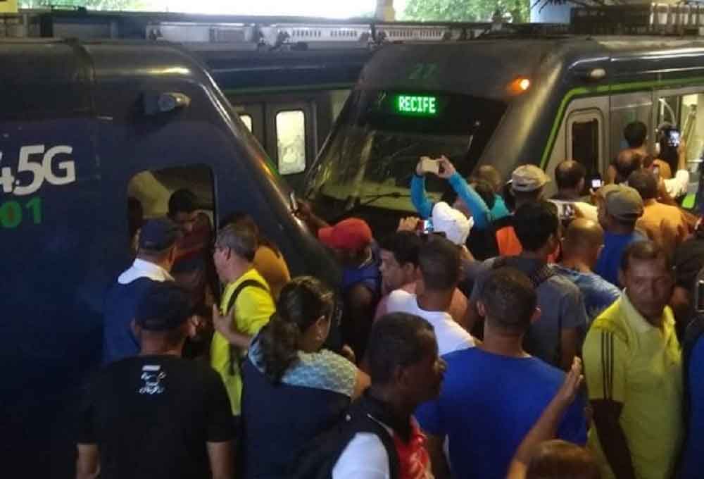 Trens colidem no Recife e deixam 47 passageiros feridos. Foto: Reprodução Whatsapp