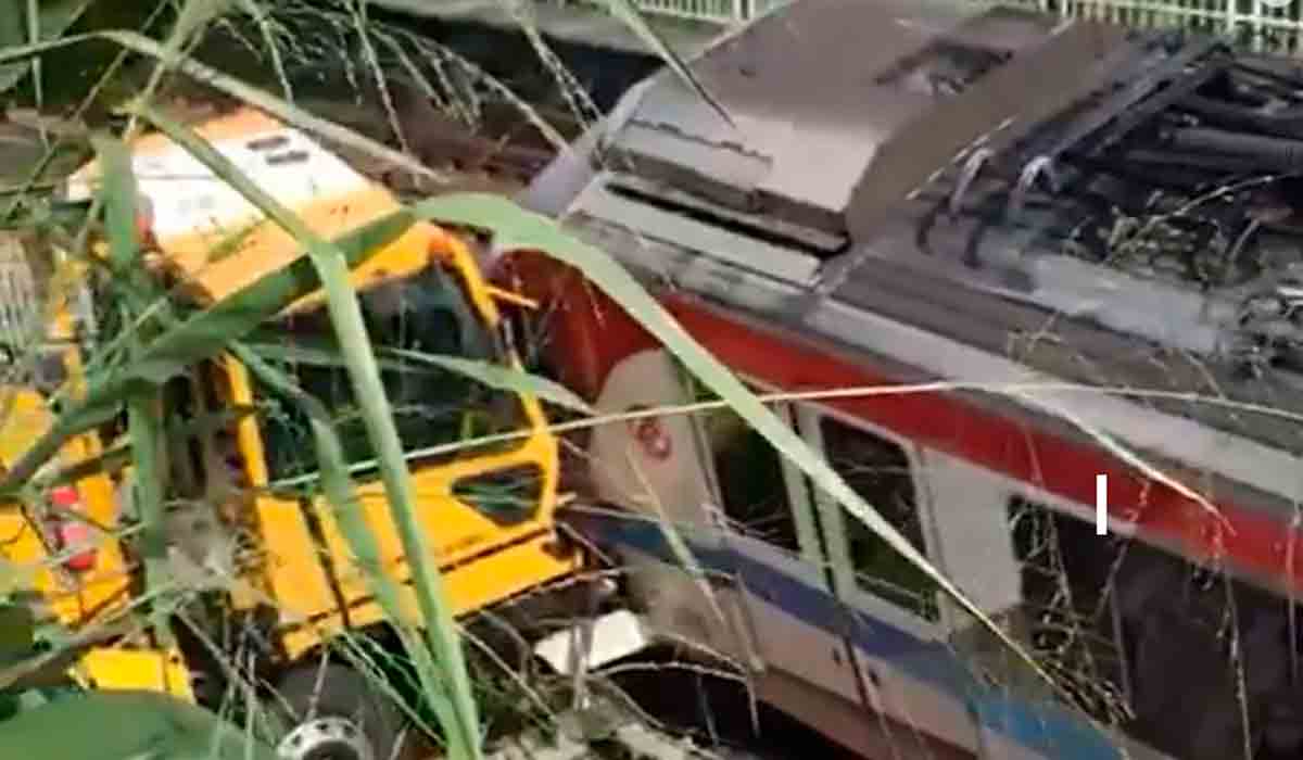 Metrô de Salvador descarrila após colidir com veículo de serviço. Foto: Reprodução Instagram