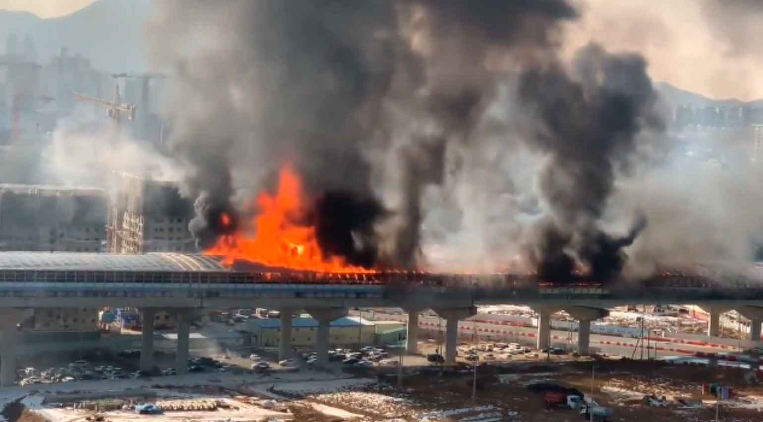 VÍDEO: Gigantesco incêndio em rodovia na Coreia do Sul mata 6