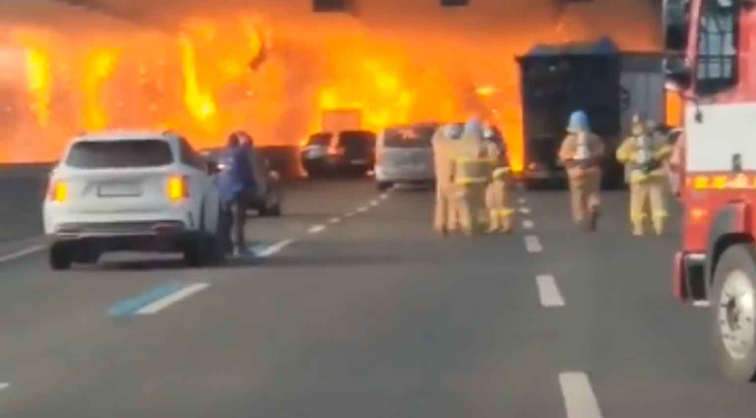 VÍDEO: Gigantesco incêndio em rodovia na Coreia do Sul mata 6