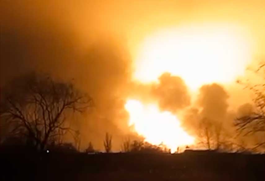 Vídeo: Drone ataca depósito de combíveis e causa explosão gigantesca