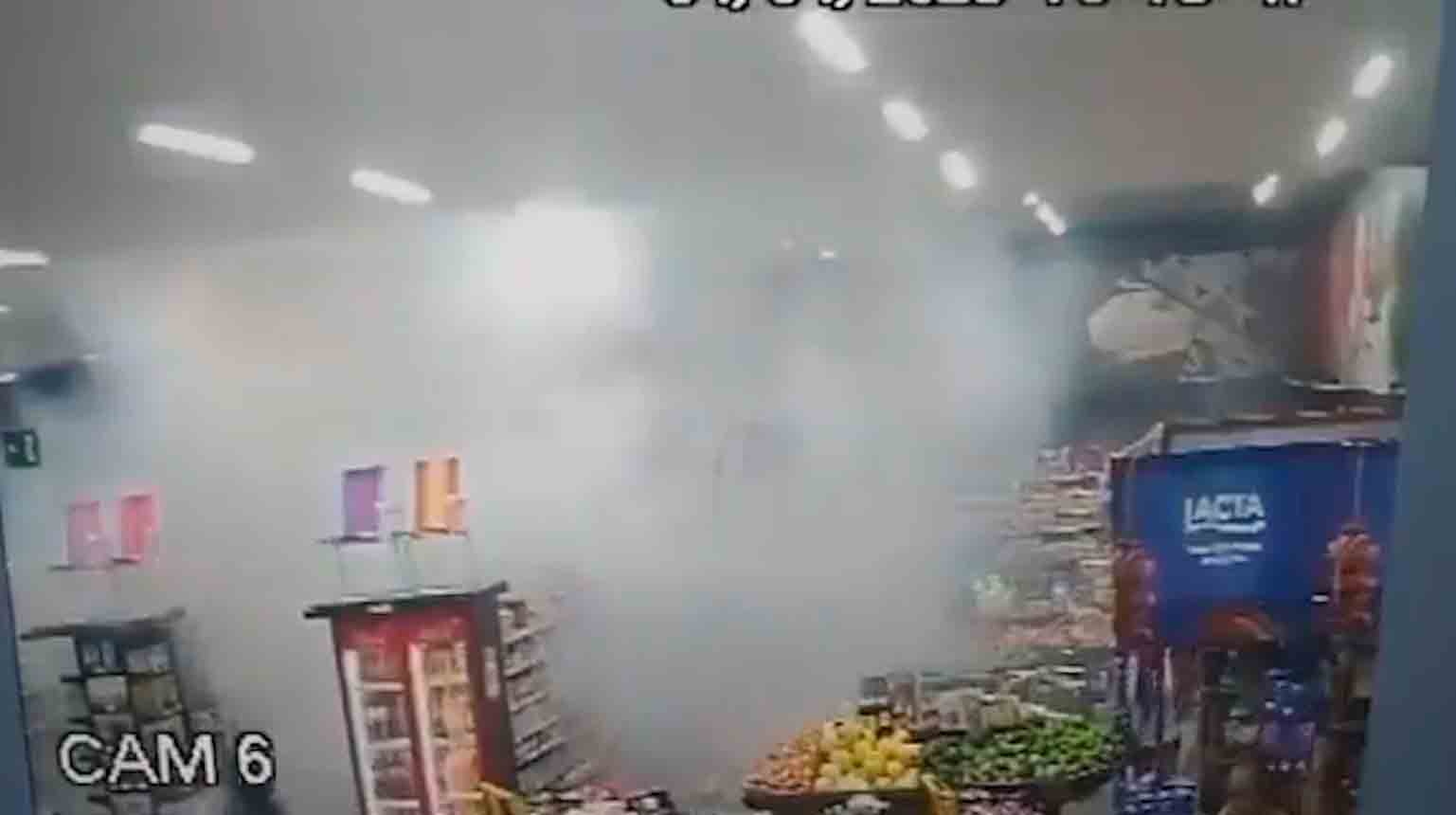 Vídeo: Explosão criminosa em supermercado deixa 3 pessoas feridas no MT
