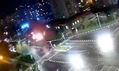 Bomba lançada por avião russo cai e explode dentro de cidade russa. Foto: reprodução instagram
