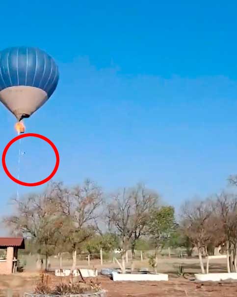 Em um trecho do clipe, é possível ver a queda de uma pessoa que estava entrando no balão.