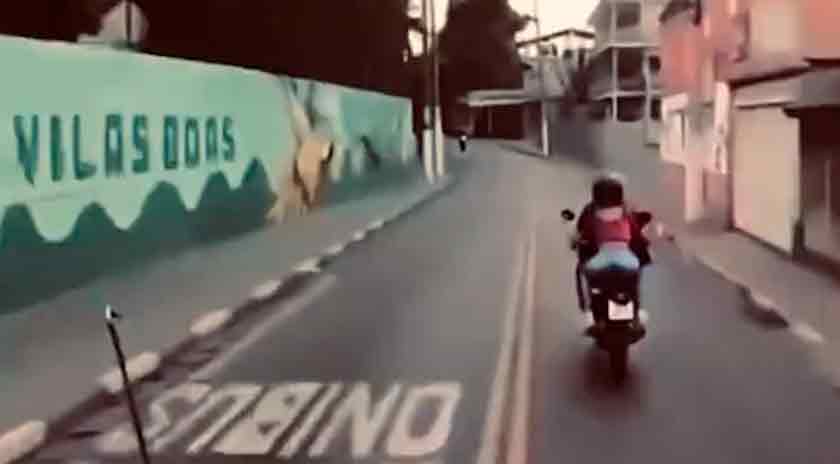 Perseguição de moto espetacular viraliza nas redes