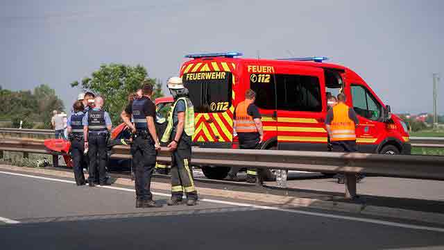 Alemanha: Motociclista morre em acidente na A65. Fotos:Instagram @crash24h_news.produktion