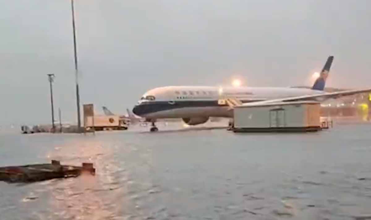 Video: Beijing Airport Shut Down After Flooding Caused by Tropical Storm Doksuri