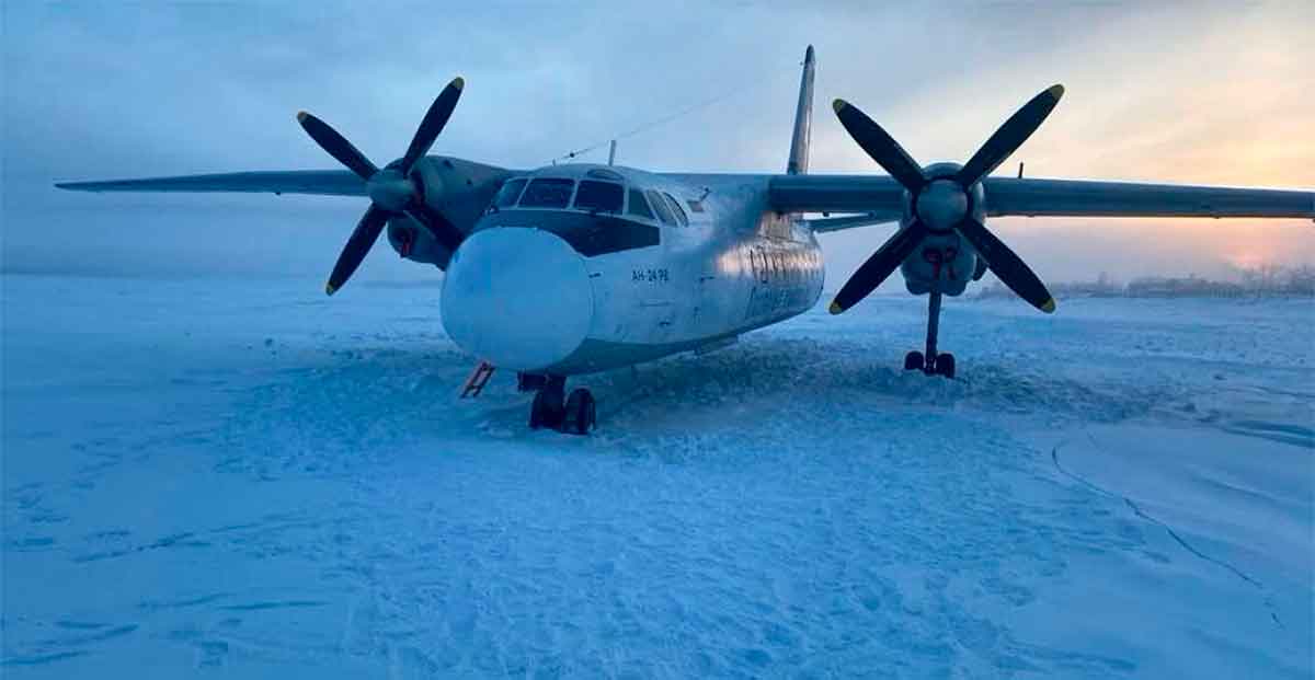 Video: Avión de pasajeros aterriza en un río congelado en Rusia. Foto y video: Reproducción Twitter @sputnik_brasil