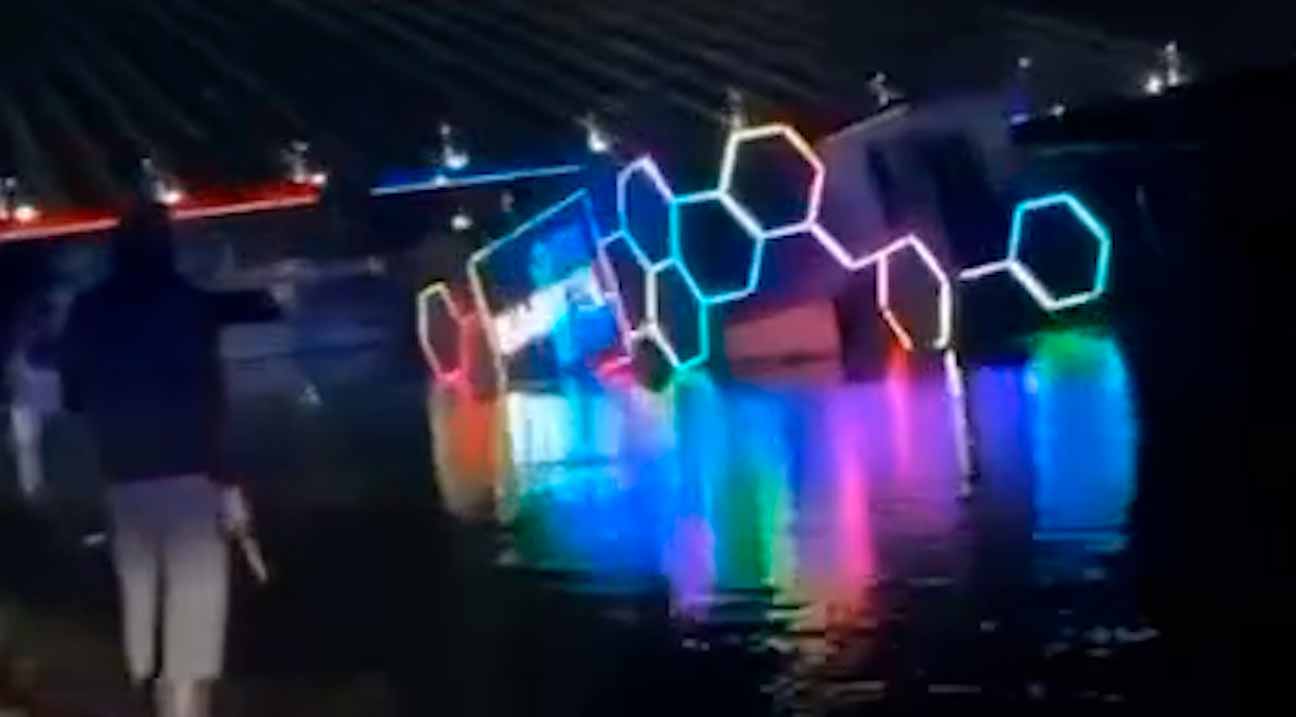 Vídeo: barco-discoteca afunda em águas congeladas na Sérvia. Foto e vídeo: Reprodução Instagram @moj_beo_grad_