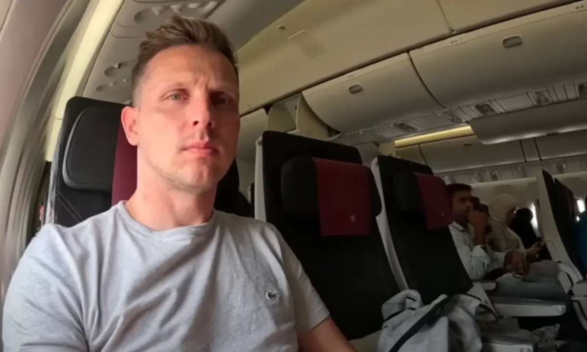 Josh Cahill-t kitiltották a Qatar Airways-től. Fotó: YouTube Josh Cahill felvétel