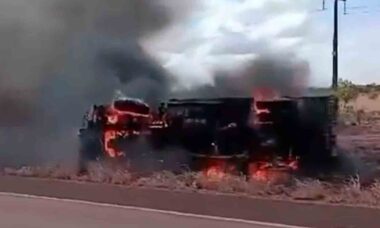 Vídeo: Caminhão do Exército explode em rodovia na fronteira entre o Brasil e a Guiana. Foto e vídeo: Reprodução twitter @NoticiaeGuerra / @hoje_no