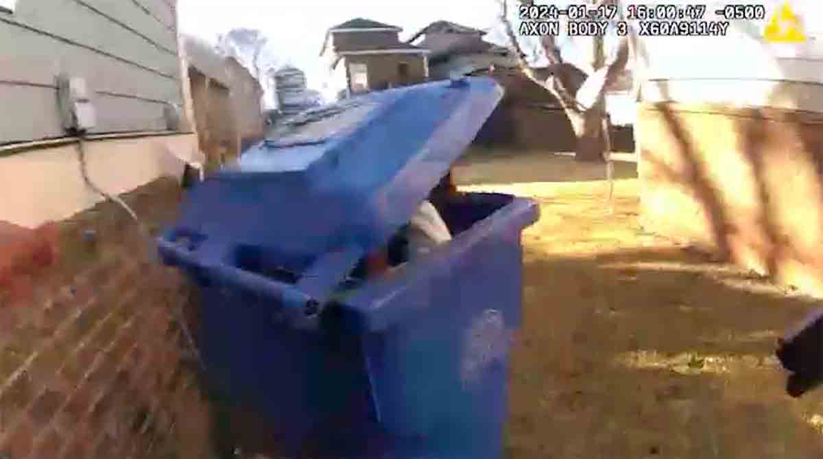 Video: Mistenkt arrestert inne i søppelbøtte etter 5 dagers forfølgelse. Bilder og video: Atlanta politidepartements Facebook-side