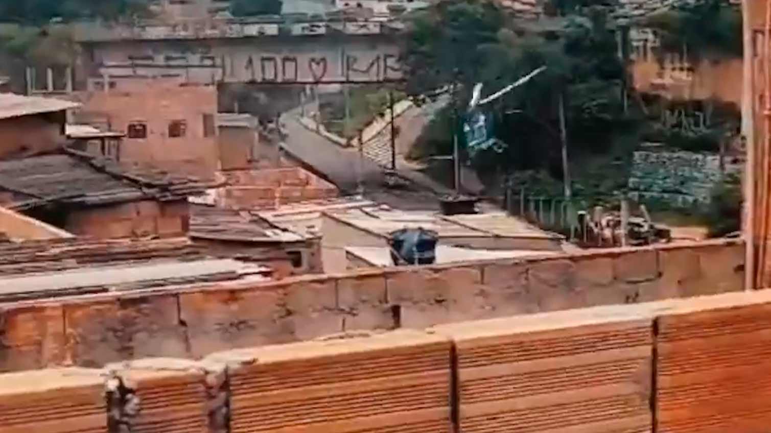 Video ukazuje okamžik pádu vrtulníku Federální silniční policie v Brazílii. Foto a video: Twitter @GNC__CAPS__