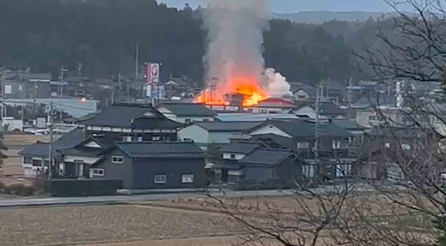 视频：7.6级地震震撼日本并引发海啸警报。视频和照片：转载自Twitter @DisasterTrackHQ