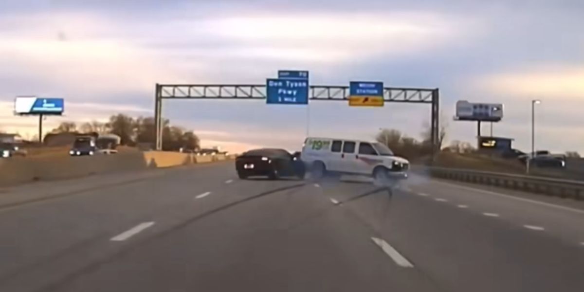 Napięte wideo: policjant podejmuje drastyczne środki, aby zakończyć pościg w Stanach Zjednoczonych