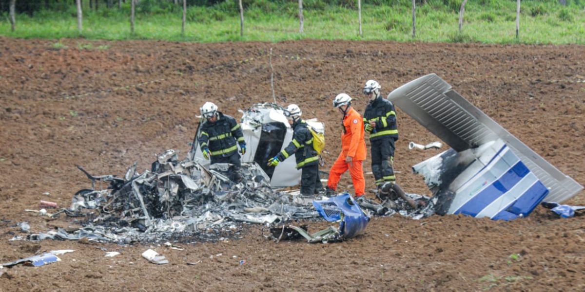Avião cai em cidade do Brasil no mesmo dia que outro avião há 17 anos