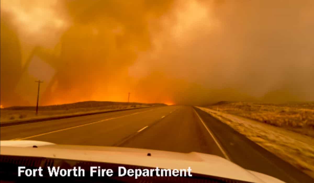 Texas in brand! Verwoestende branden veranderen het landschap in een apocalyptisch tafereel (Instagram / @fortworthfd)