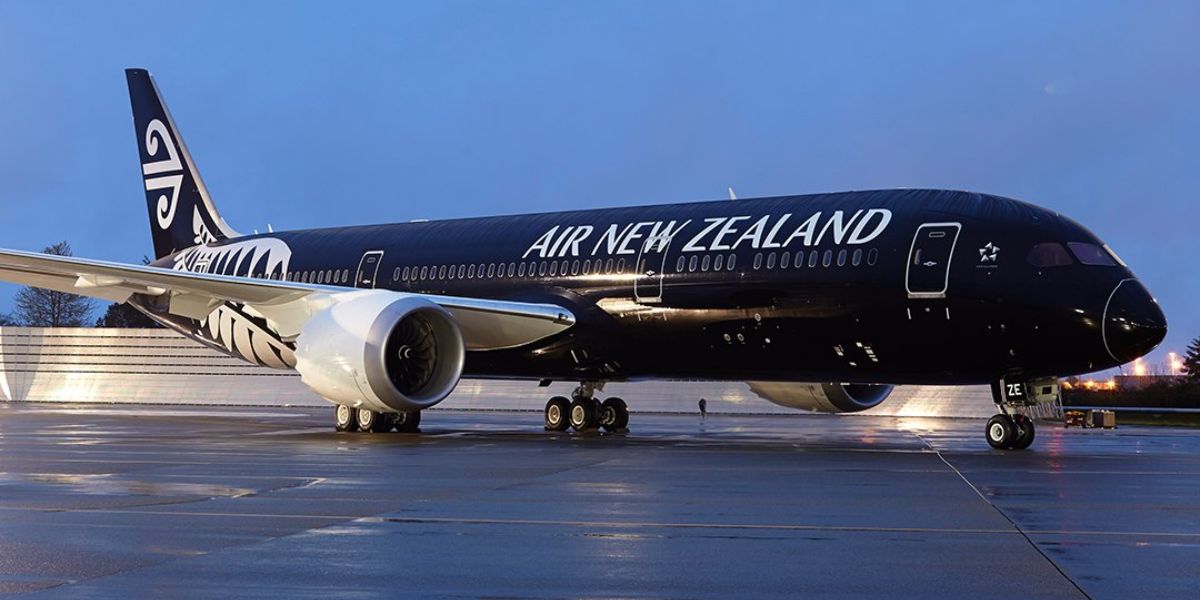 Pasażer złamał nogę 'na pół' po tym, jak samolot Air New Zealand przeszedł przez turbulencje