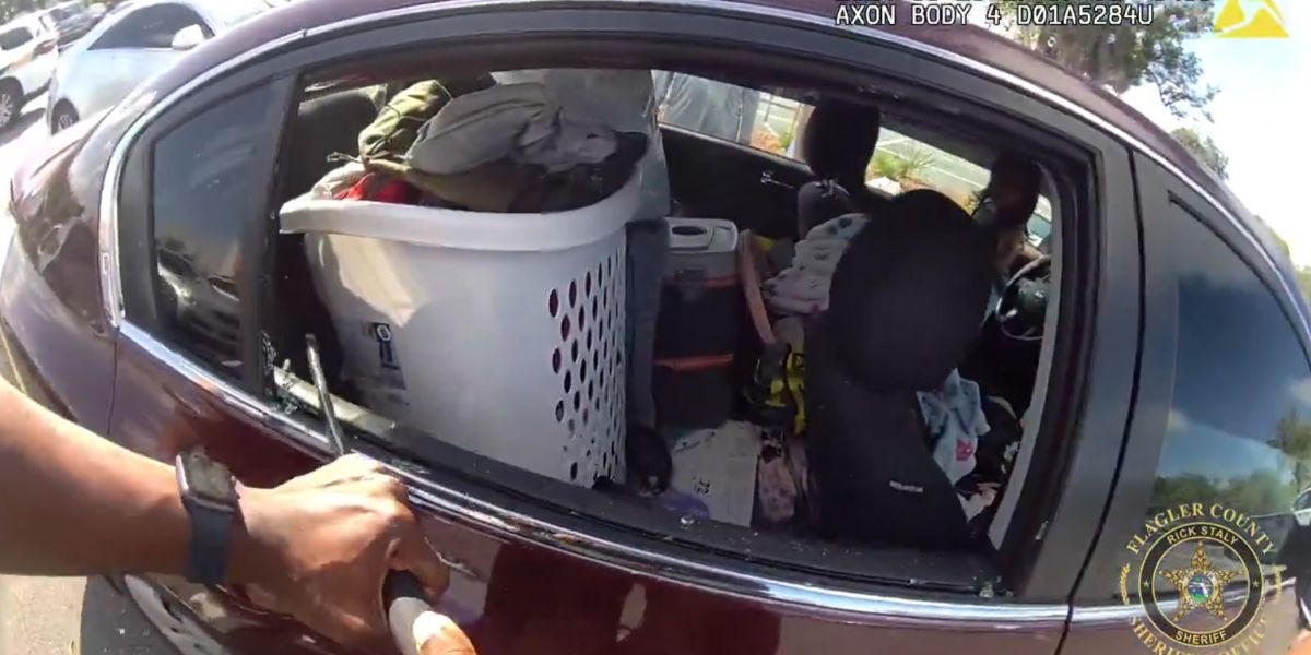 Dramatyczne wideo: Polic jant rozbija szybę samochodu, aby uratować dziewczynkę na Florydzie