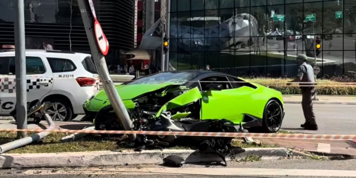 Vídeo: Motorista de Lamborghini bate carro em poste depois de ter relógio Rolex roubado por motociclista