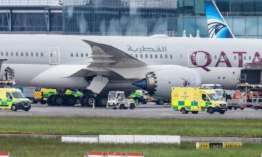 Doze passageiros ficam feridos durante turbulência em voo da Qatar Airways