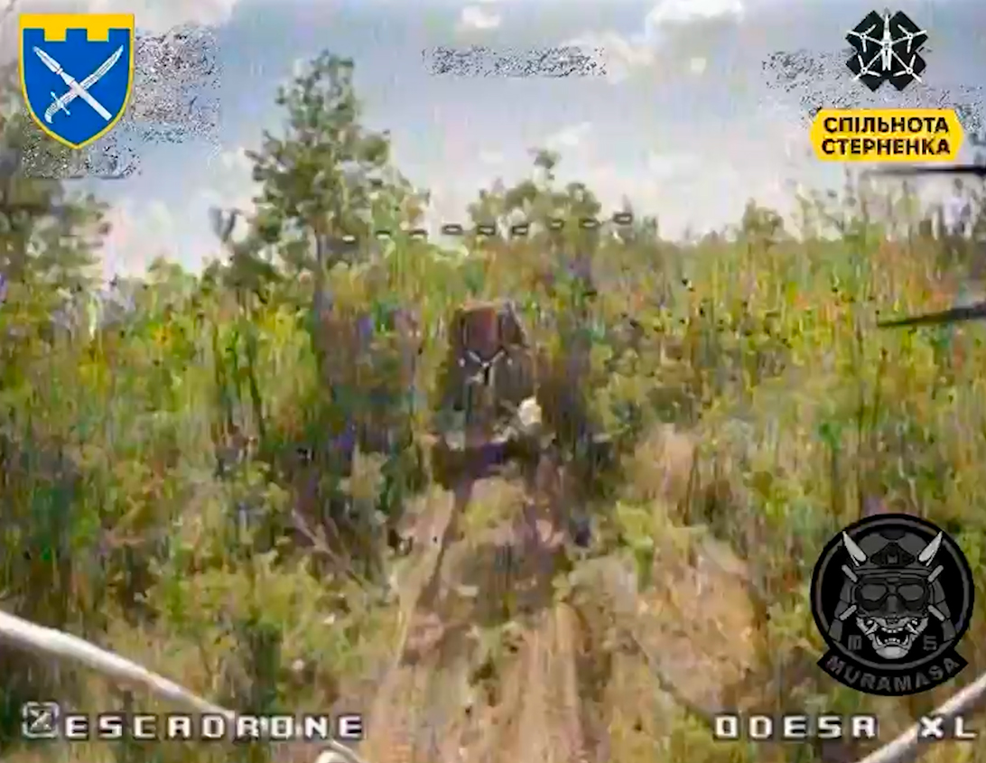 Wideo: Ukraińscy żołnierze zniszczyli rosyjską samobieżną haubicę Msta-S w regionie Doniecka. Zdjęcie: Wideo: Reprodukcja Telegram t.me/muramasa_fpv