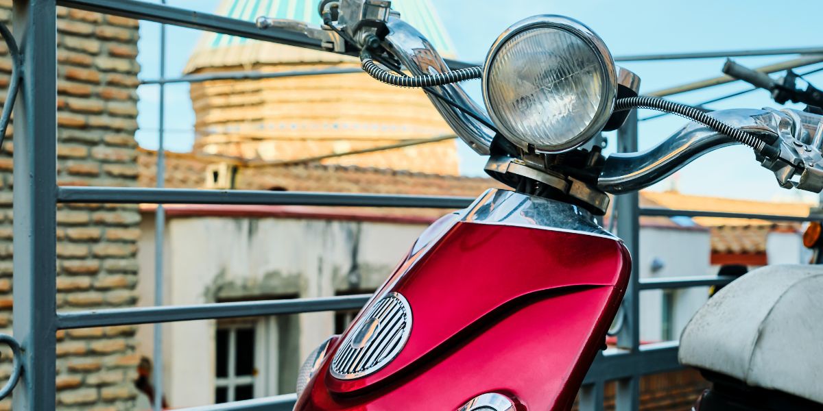 Quasi 100 scooter illegali sequestrate a New York