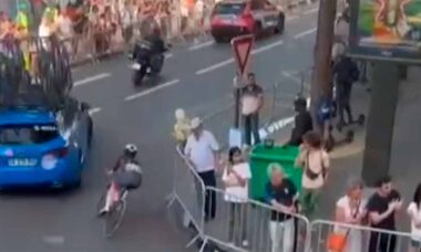 Vídeo tenso: Atleta da Grã-Bretanha é atingida por carro durante prova de ciclismo das Olimpíadas 2024. Fotos e vídeo: Instagram @t0pbike