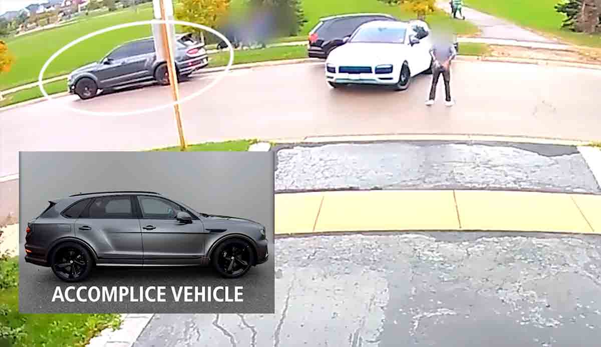 Telecamere di sicurezza registrano una donna che ruba una Porsche e investe il proprietario. Foto e video: Facebook peelregionalpolice