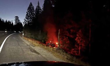 Bombeiros gastam mais de 180 litros de água para apagar fogo após acidente com Tesla na Califórnia