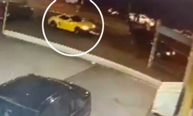 Vídeo: Motorista de Porsche foge após atropelar e matar jovem em Maringá. Foto: Reprodução X @LevySallahK