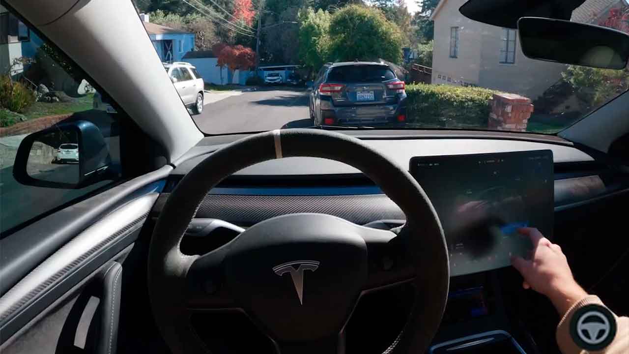 Vídeo: Tesla lança atualização do Full Self-Driving (FSD) gera discussão nas redes. Foto: X @AIDRIVR