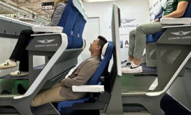 Startup de aviação planeja implementar assentos beliche em aviões
