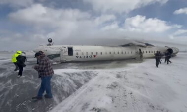 Delta Air Lines oferece mais de US$ 2,2 milhões para passageiros do acidente em Toronto