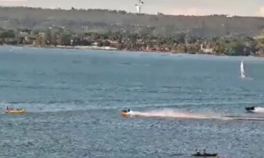 Jet-ski atinge barco em alta velocidade em lago no Brasil deixando dois feridos