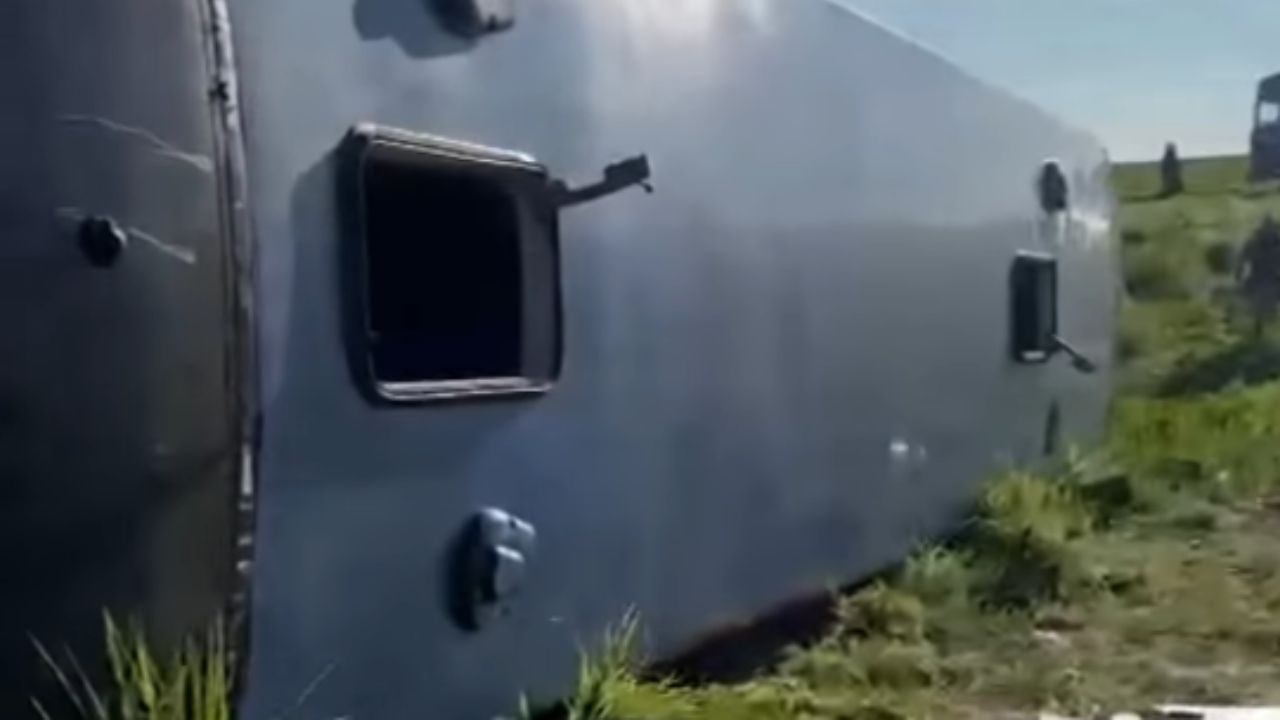Pregnant woman undergoes emergency C-section and arm amputation after bus accident on Brazilian highway