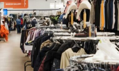 Loja que vende objetos de bagagens não reclamadas divulga lista dos itens mais caros de 2024