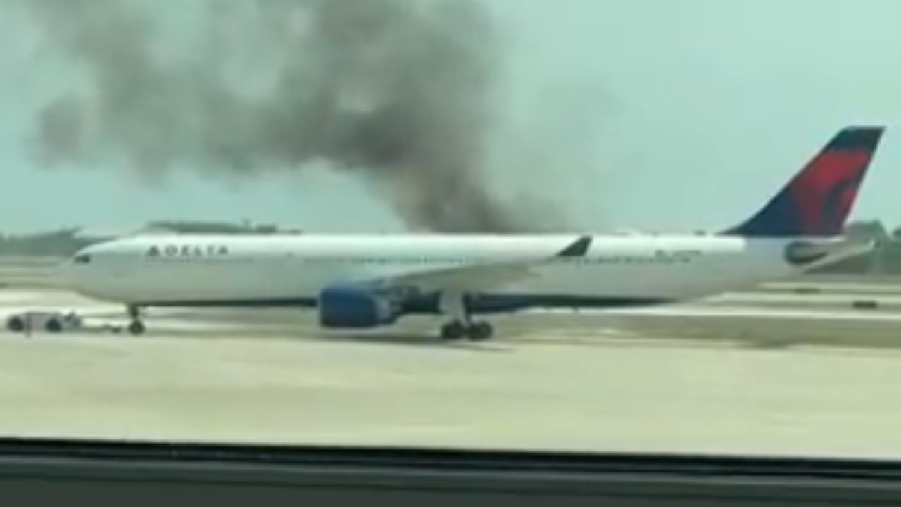 Mais de 290 pessoas são evacuadas de voo da Delta Air Lines que pegou fogo