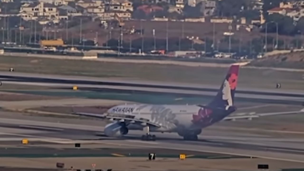Aeronave da Hawaiian Airlines solta fumaça na pista e aborta a decolagem