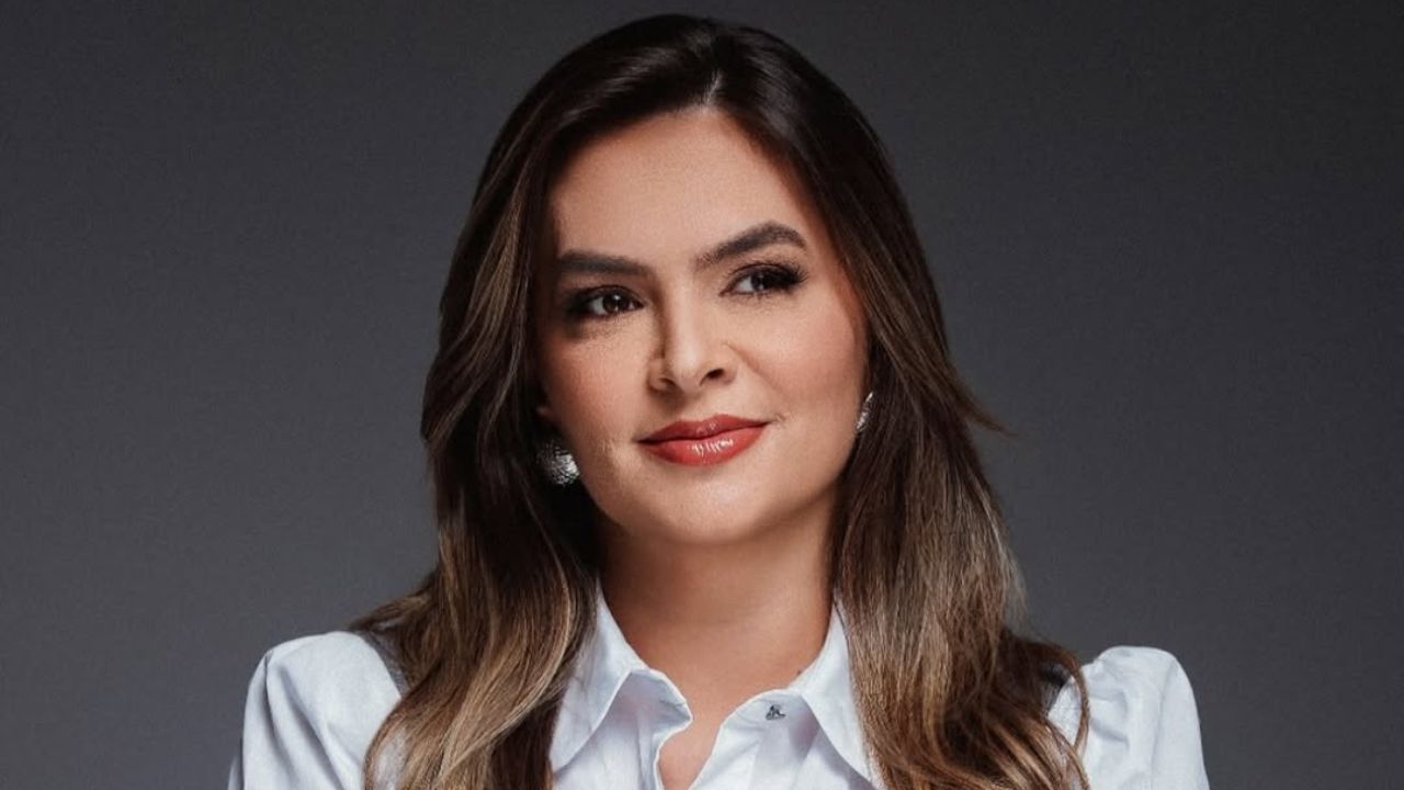 Médica brasileira reanima idosa que sofreu parada cardíaca em voo para os EUA