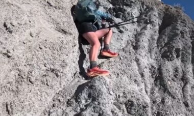 Caminhante presa em penhasco na Califórnia é resgatada em vídeo dramático