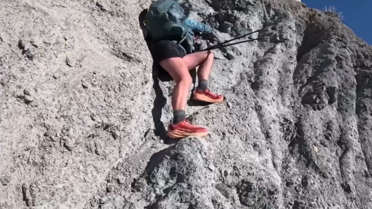 Caminhante presa em penhasco na Califórnia é resgatada em vídeo dramático
