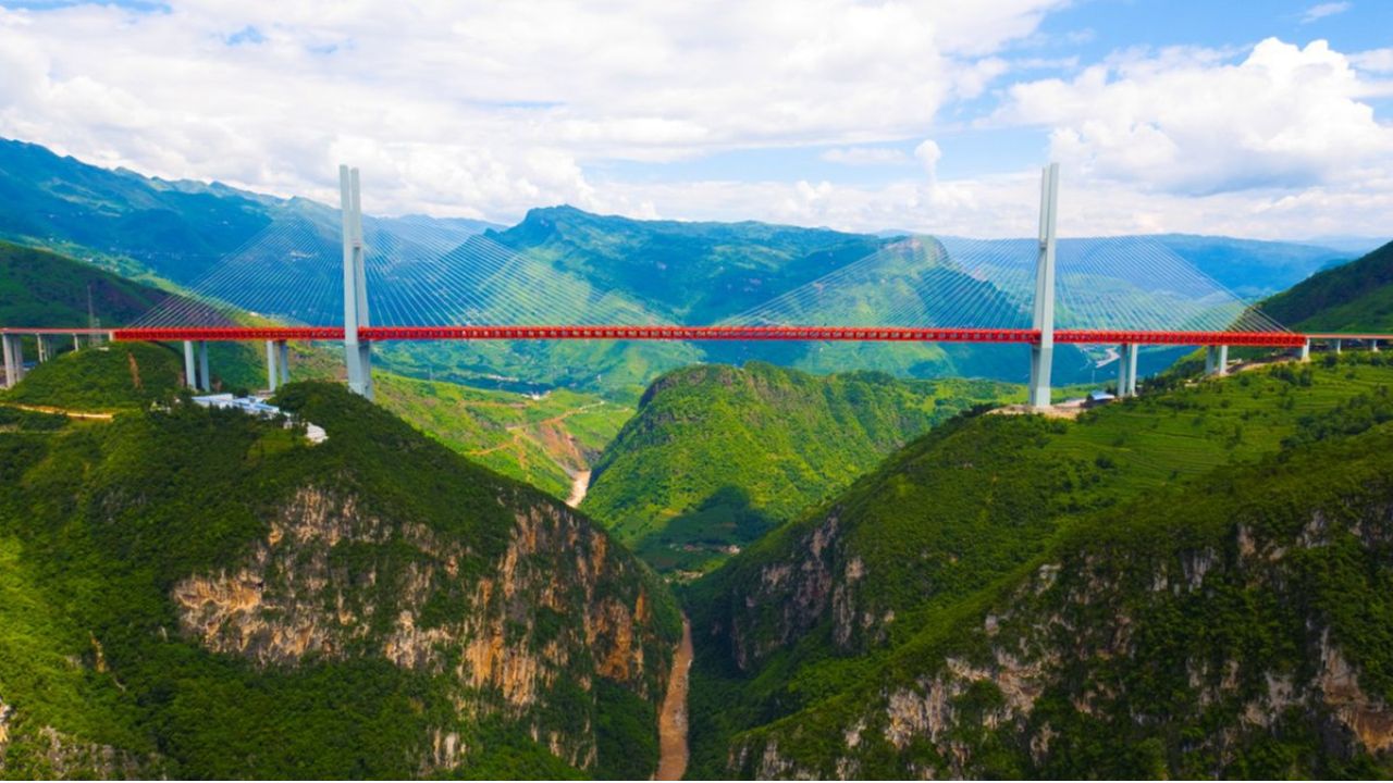 A ponte mais alta do mundo será inaugurada na China ainda em 2025