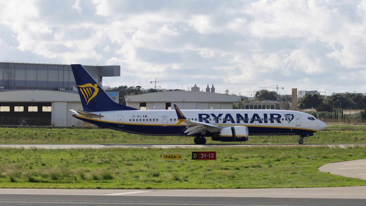 Ryanair CEO plans to pull more planes from Spanish airports amid conflict