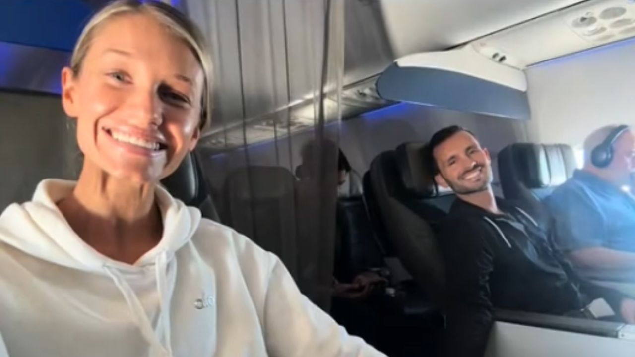 Para otrzymuje porady małżeńskie po tym, jak stewardesa poprosiła załogę o wskazówki