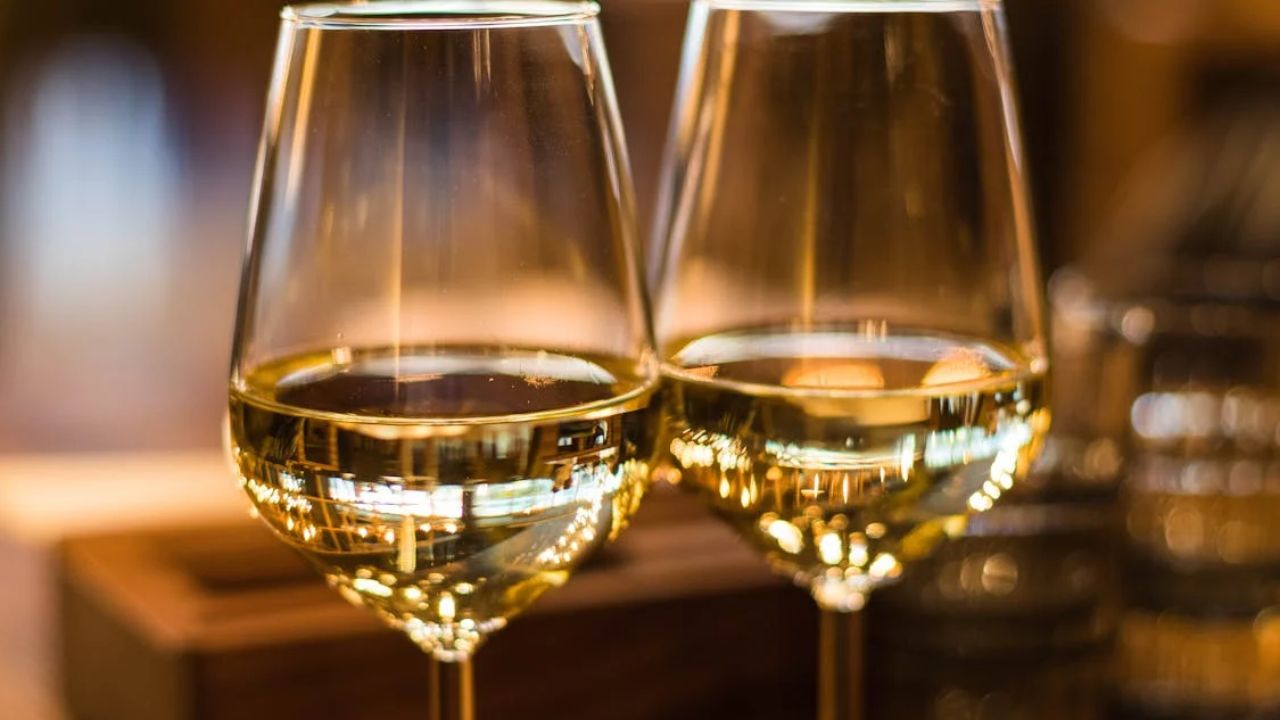 Cathay Pacific sert du vin à un enfant de 3 ans par accident et la mère est outrée