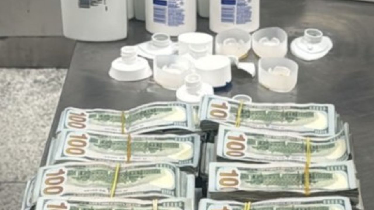 Polícia Federal do Brasil encontra US$ 203 mil dentro de frascos de shampoo no aeroporto
