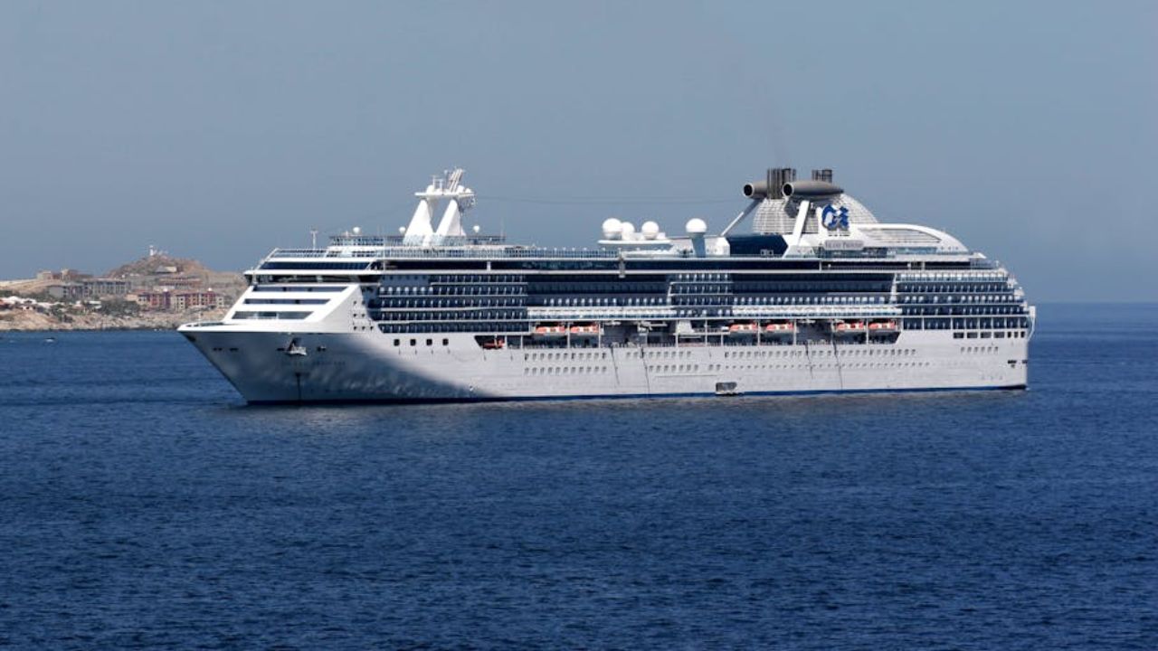 Pasażer rejsu oburzony po otrzymaniu rachunku na ponad 9 000 dolarów po zachorowaniu