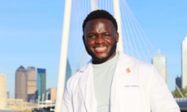 Médico afirma que foi ignorado por tripulação em voo de Istambul para São Francisco